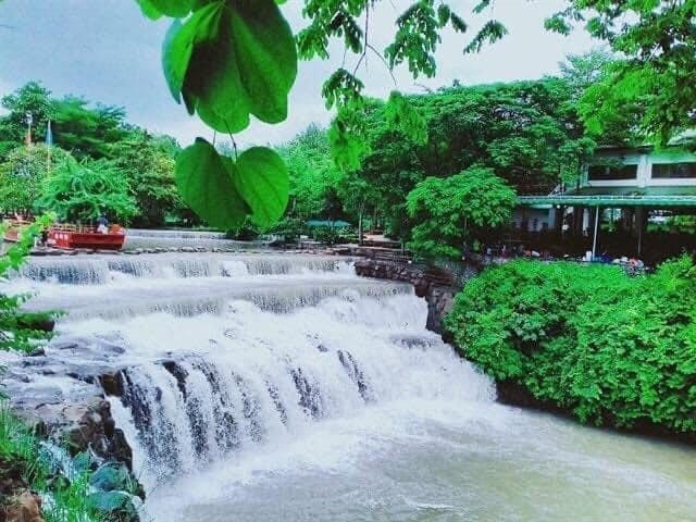 Beautiful waterfall season in Da Han