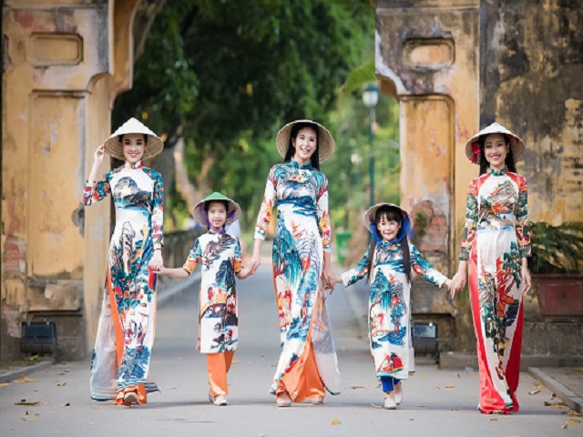 Advocating for Ao Dai design with the theme of "Proud Vietnamese Ao Dai"