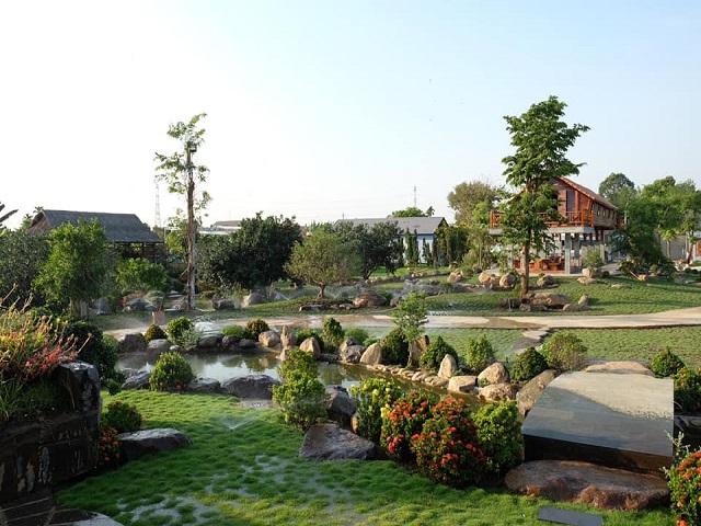 Thanh Thuy Flower Park - An ideal meeting place for every family