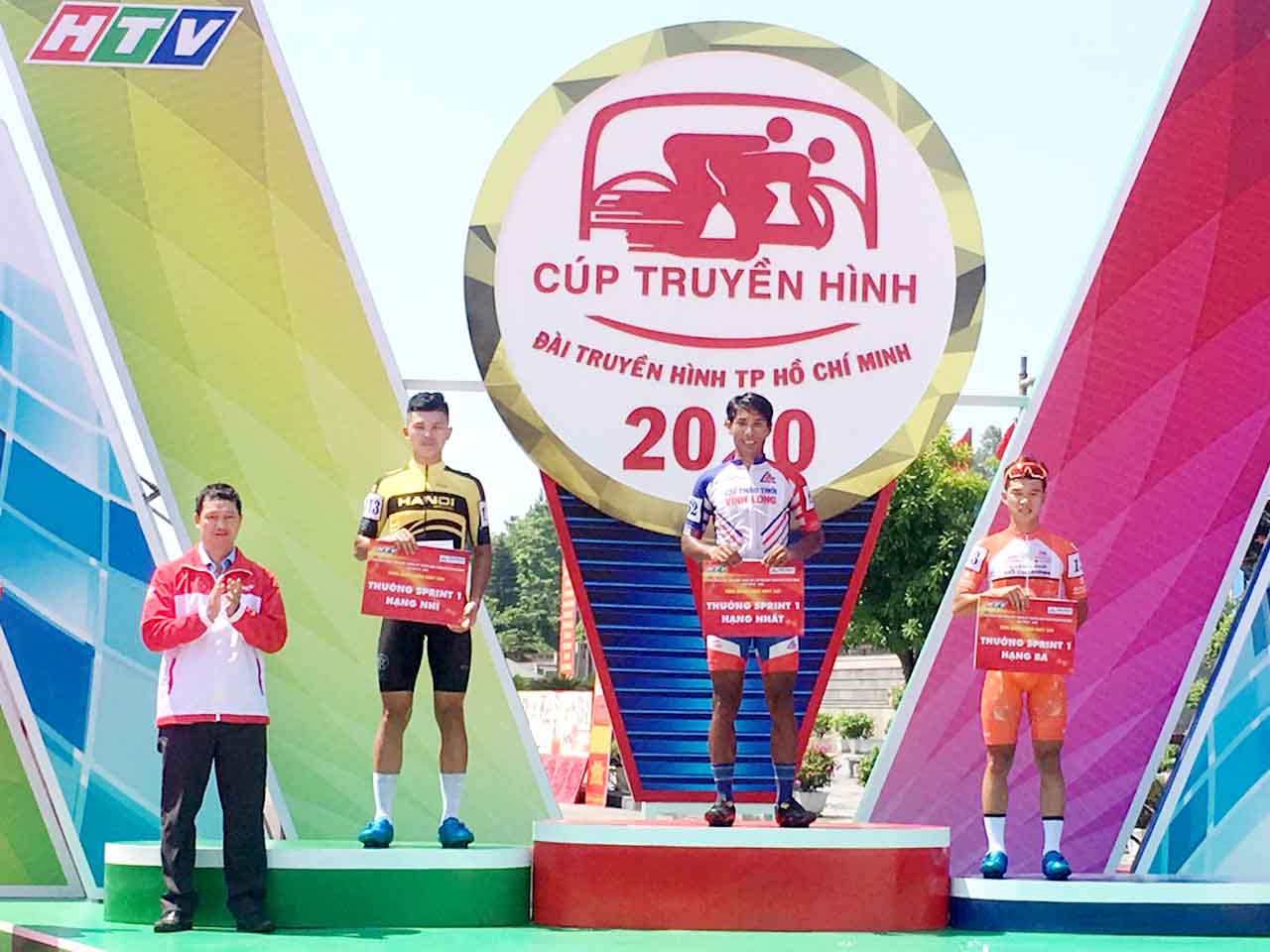 Hồ Hoàng Sơn (Vĩnh Long) thắng Sprint đầu tiên giải đua xe đạp HTV cúp lần thứ 32- 2020