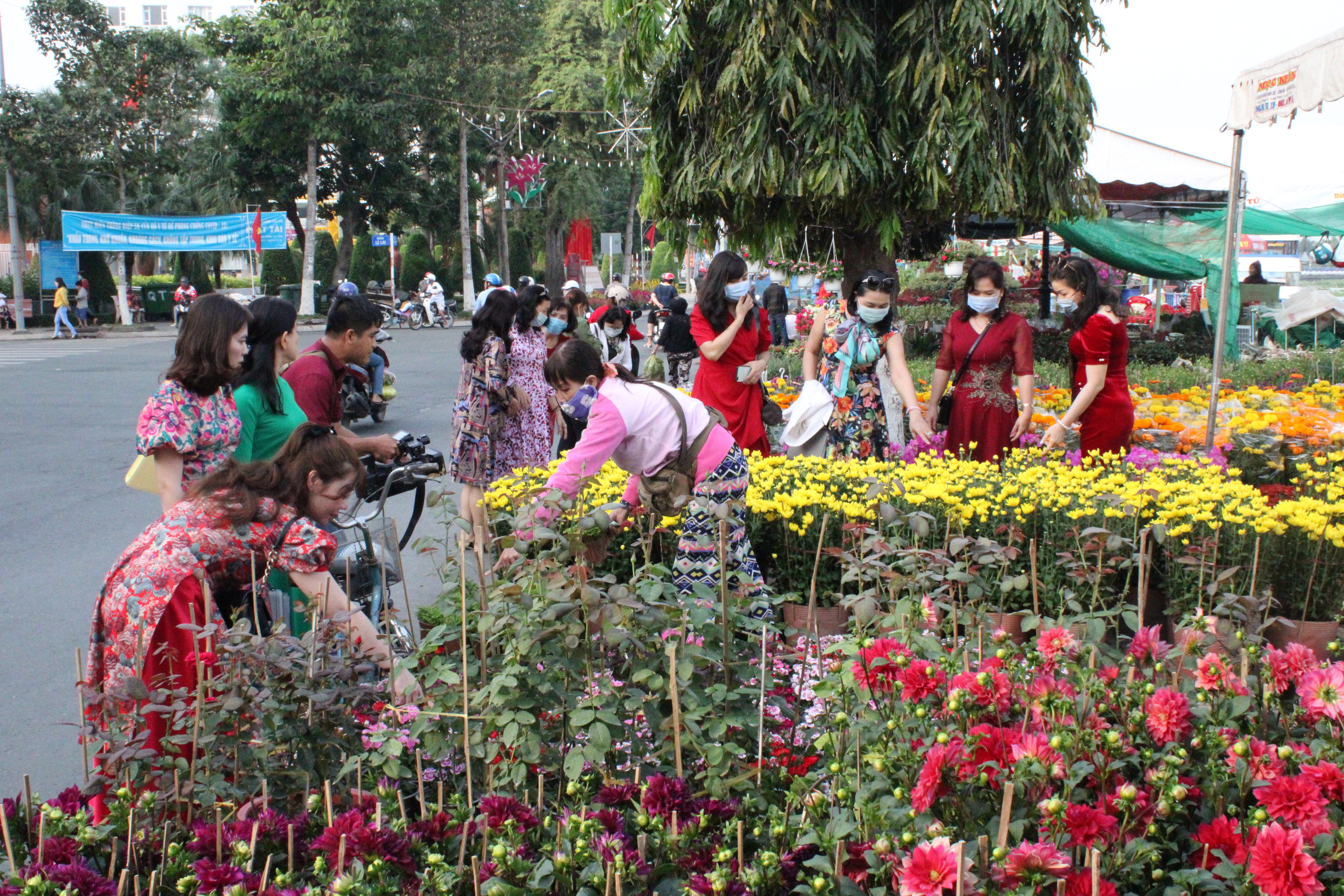 Chợ hoa - Nét đẹp văn hóa truyền thống của người Việt