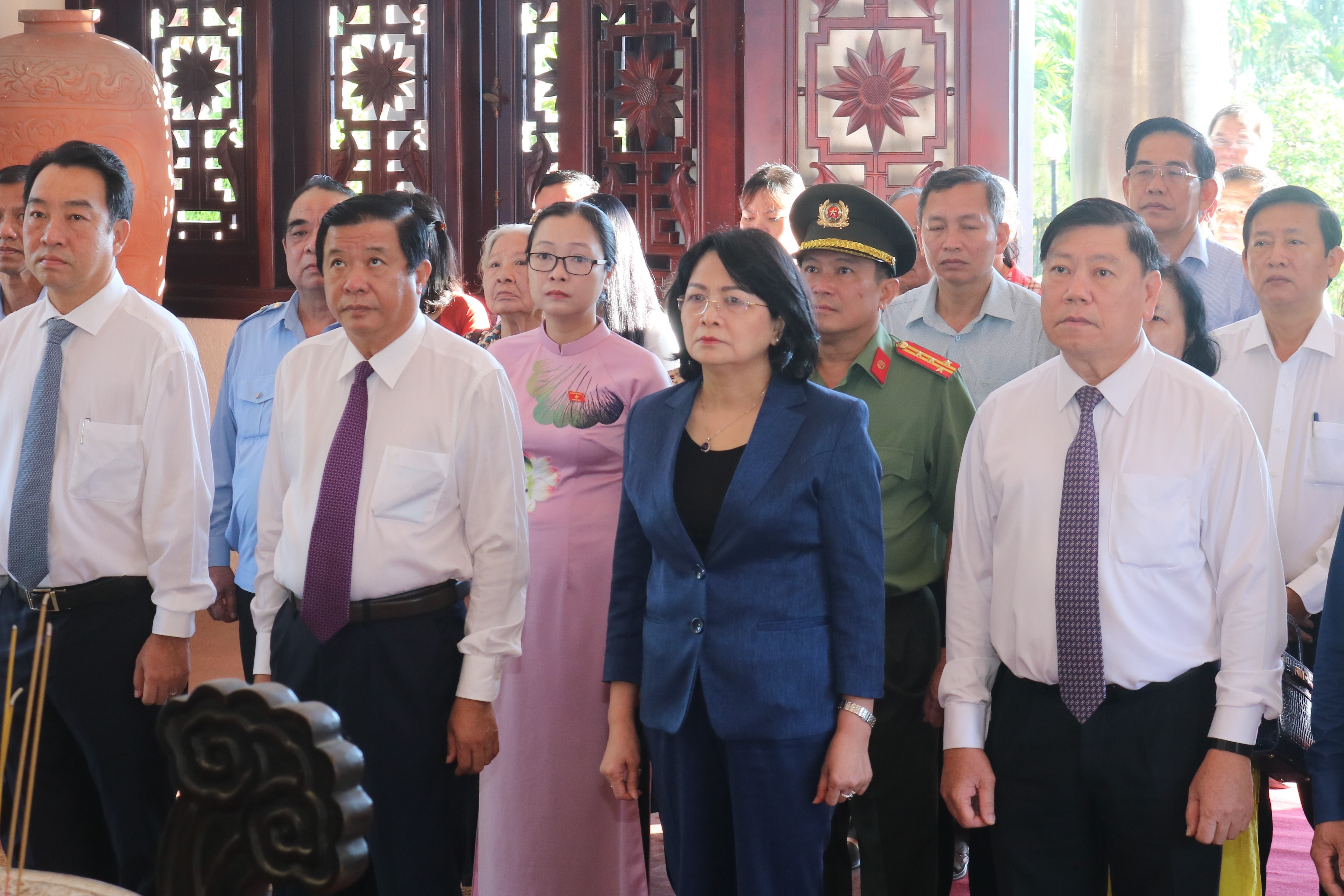Dâng hương kỷ niệm 33 năm ngày mất Chủ tịch Hội đồng Bộ trưởng Phạm Hùng 