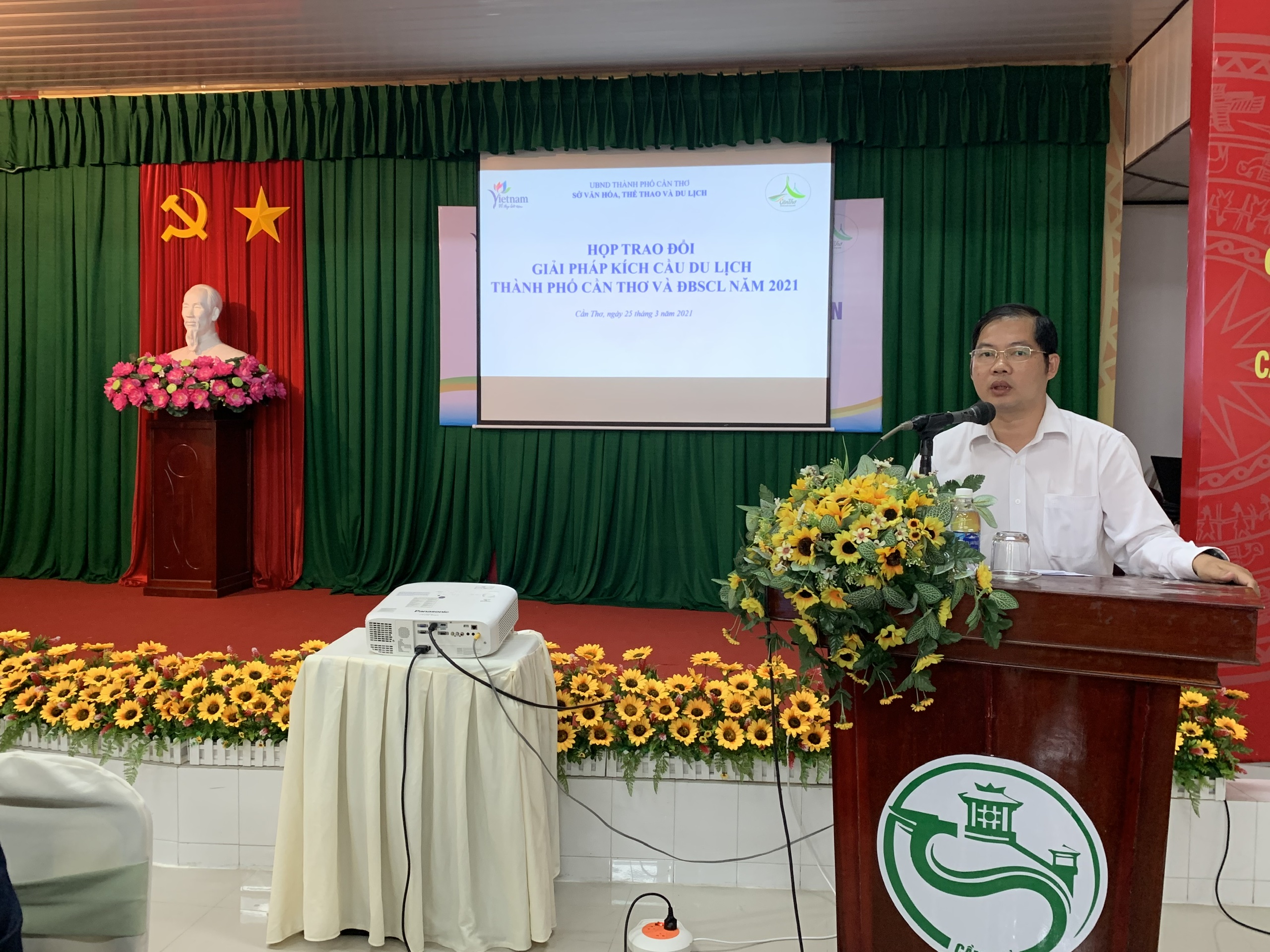 Trao đổi giải pháp kích cầu du lịch Cần Thơ và các tỉnh Đồng bằng sông Cửu Long năm 2021