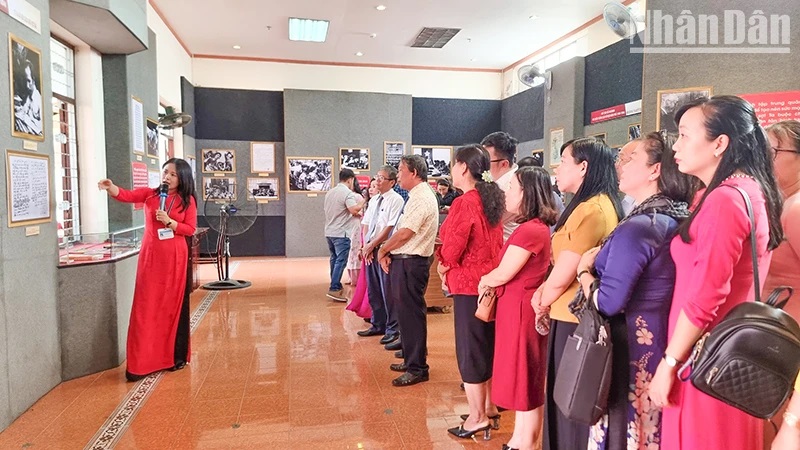 Vĩnh Long triển lãm 185 tư liệu quý về Chiến thắng Điện Biên Phủ