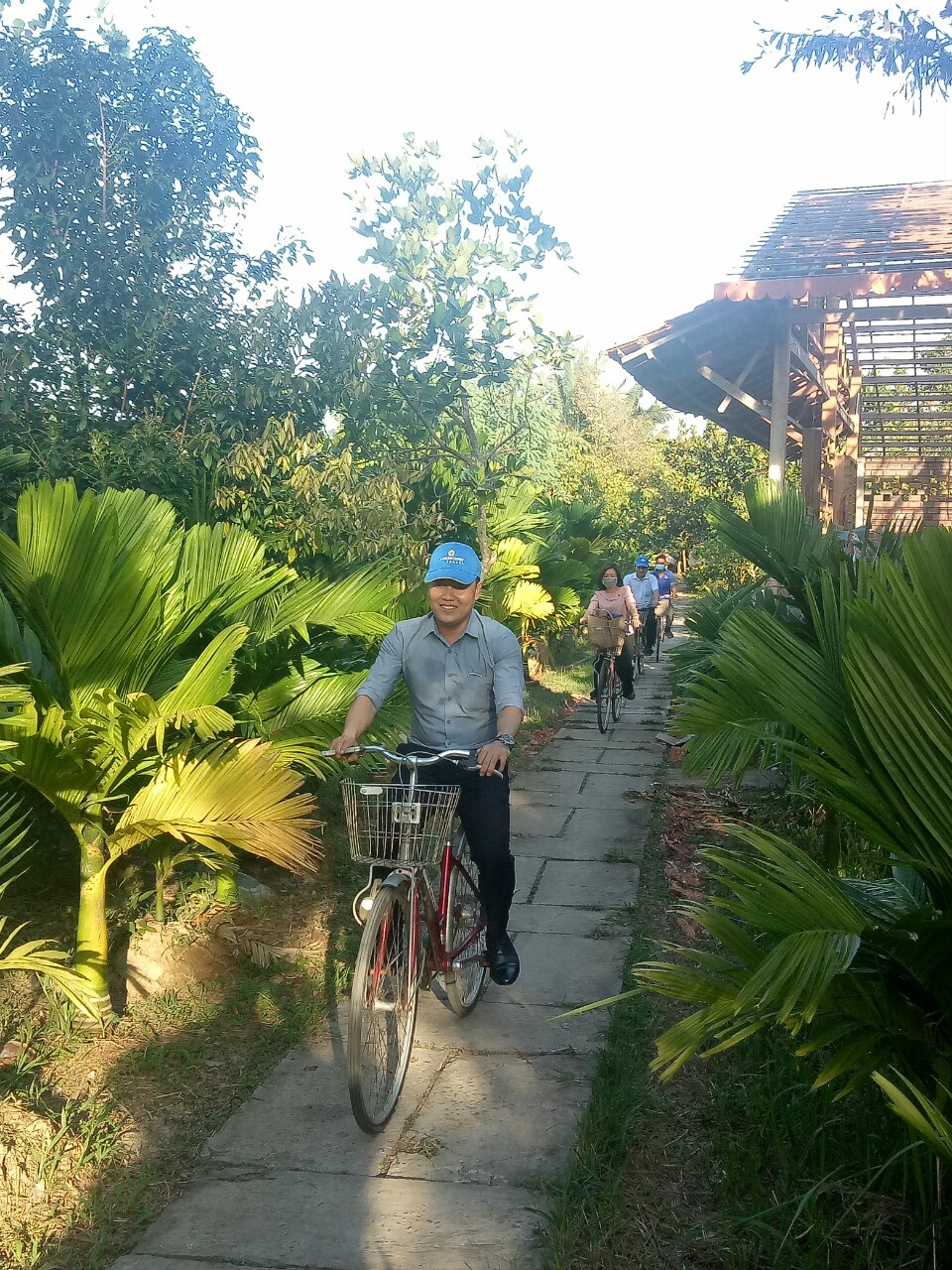 ĐOÀN LÃNH ĐẠO CÁC SỞ, BAN NGÀNH TP. HỒ CHÍ MINH ĐẾN THAM QUAN, KHẢO SÁT DU LỊCH VĨNH LONG